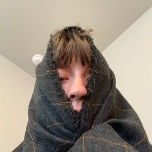 Meet your Posher, Ena